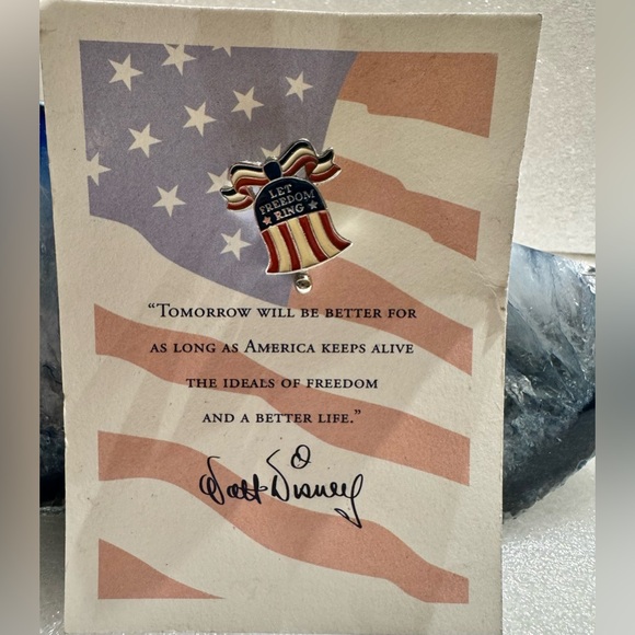 LET FREEDOM RING Exclusive Collector Disney Cast Member Pin to Commemorate 9/11 - Picture 1 of 3